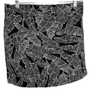 Rafaela Comfort skort black and white botanical print small